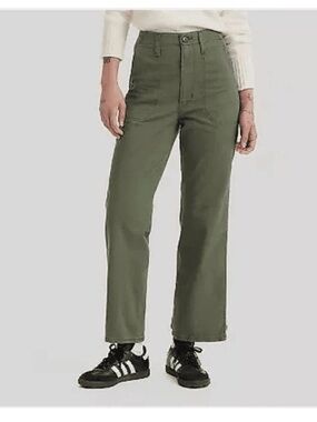 Levis Women's Mid-Rise Wedgie Straight Cropped Jeans Surplus Thyme 32 army green